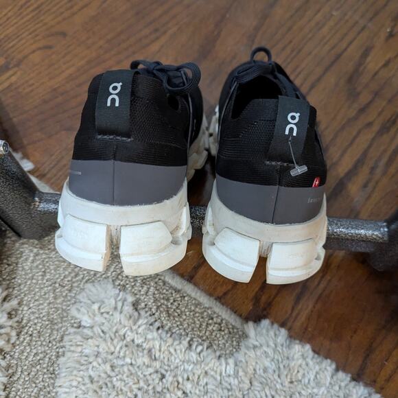 On Cloudswift 3 Men's W Size 10.5 black & white Running Shoes - Picture 8 of 13